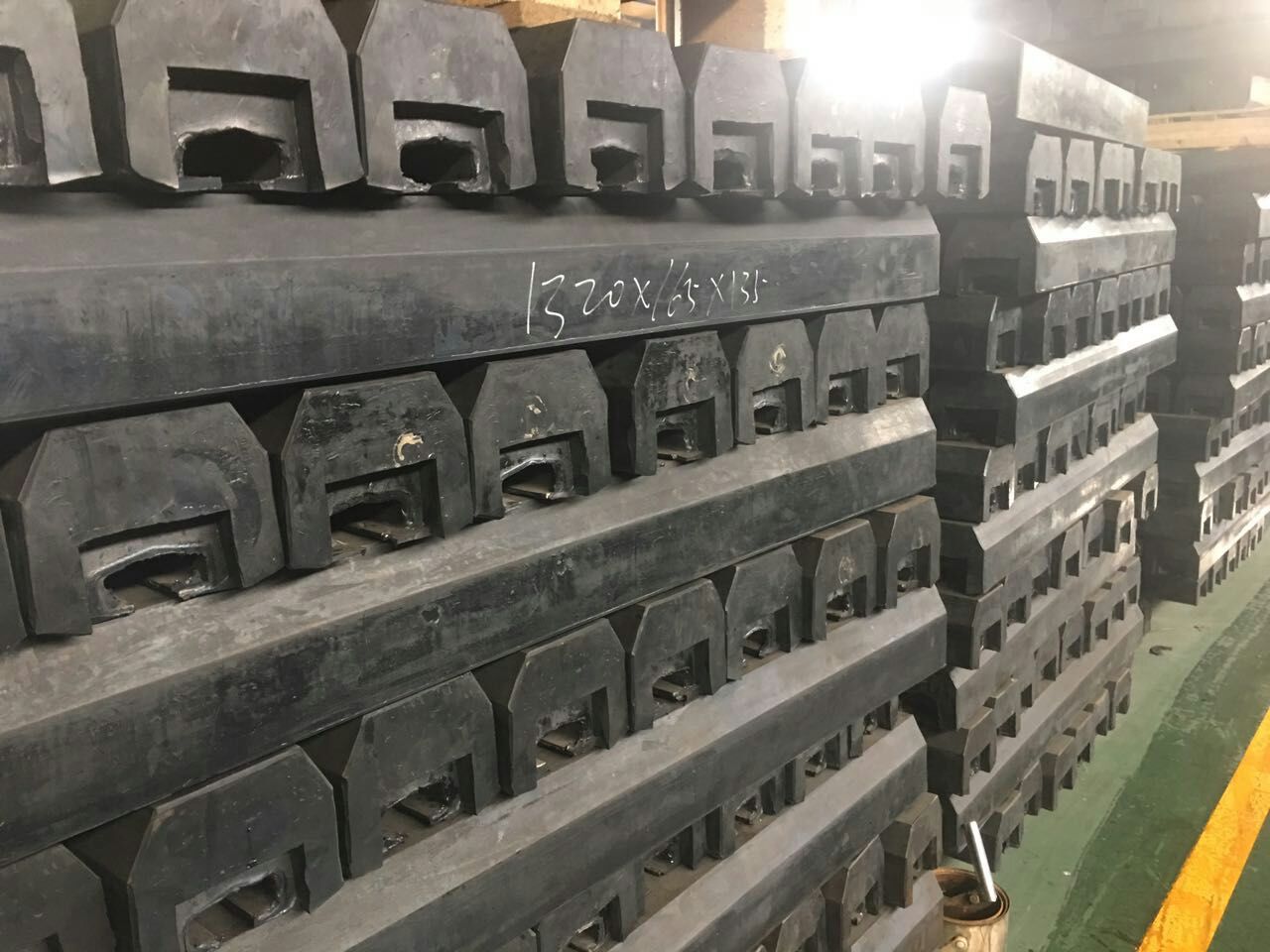 磨機橡膠襯板